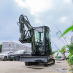 TYPHON TERROR XXV Diesel Mini Excavator 2.7 Ton, 25.1 hp Kubota D1105 RetractableTracks, AC Cabin - Image 2