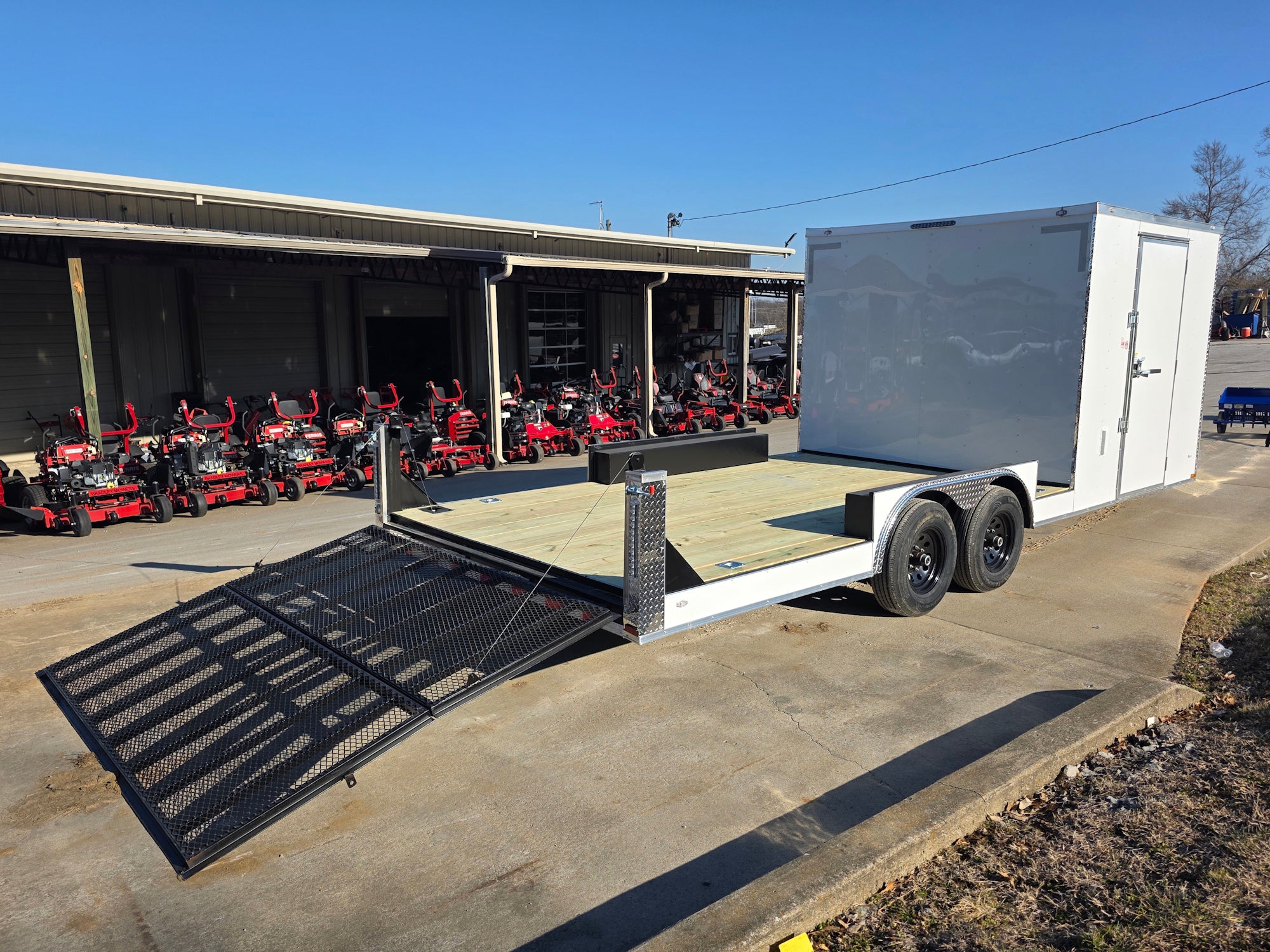 8.5 X 22 Hybrid Enclosed Trailer With 30amp Electric Package (2) 5,200lb Axles - Image 13